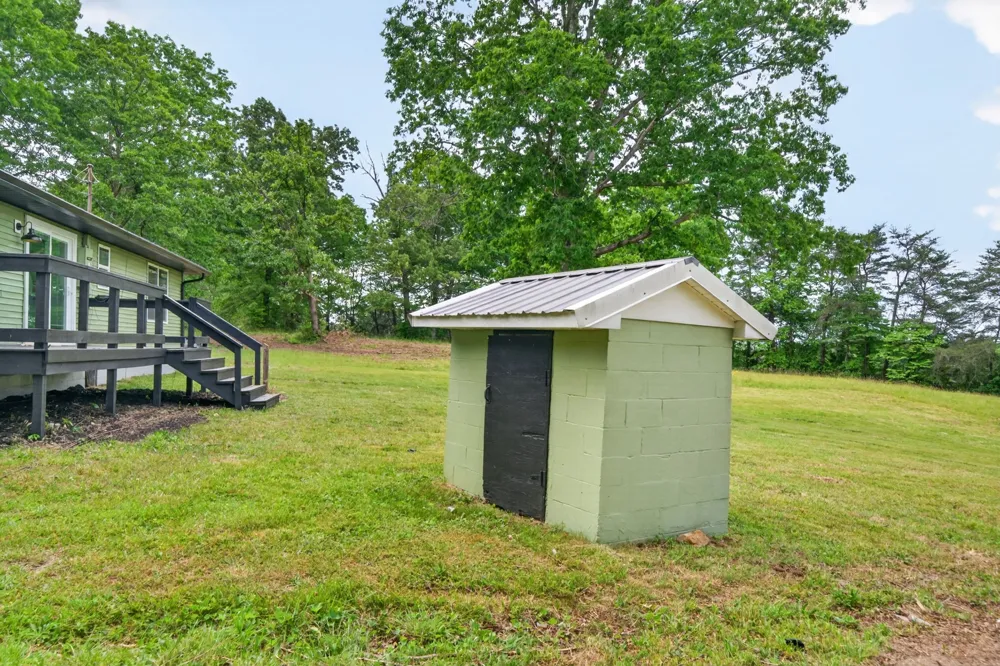 4097 Hanging Limb Hwy Monterey, TN 38574
