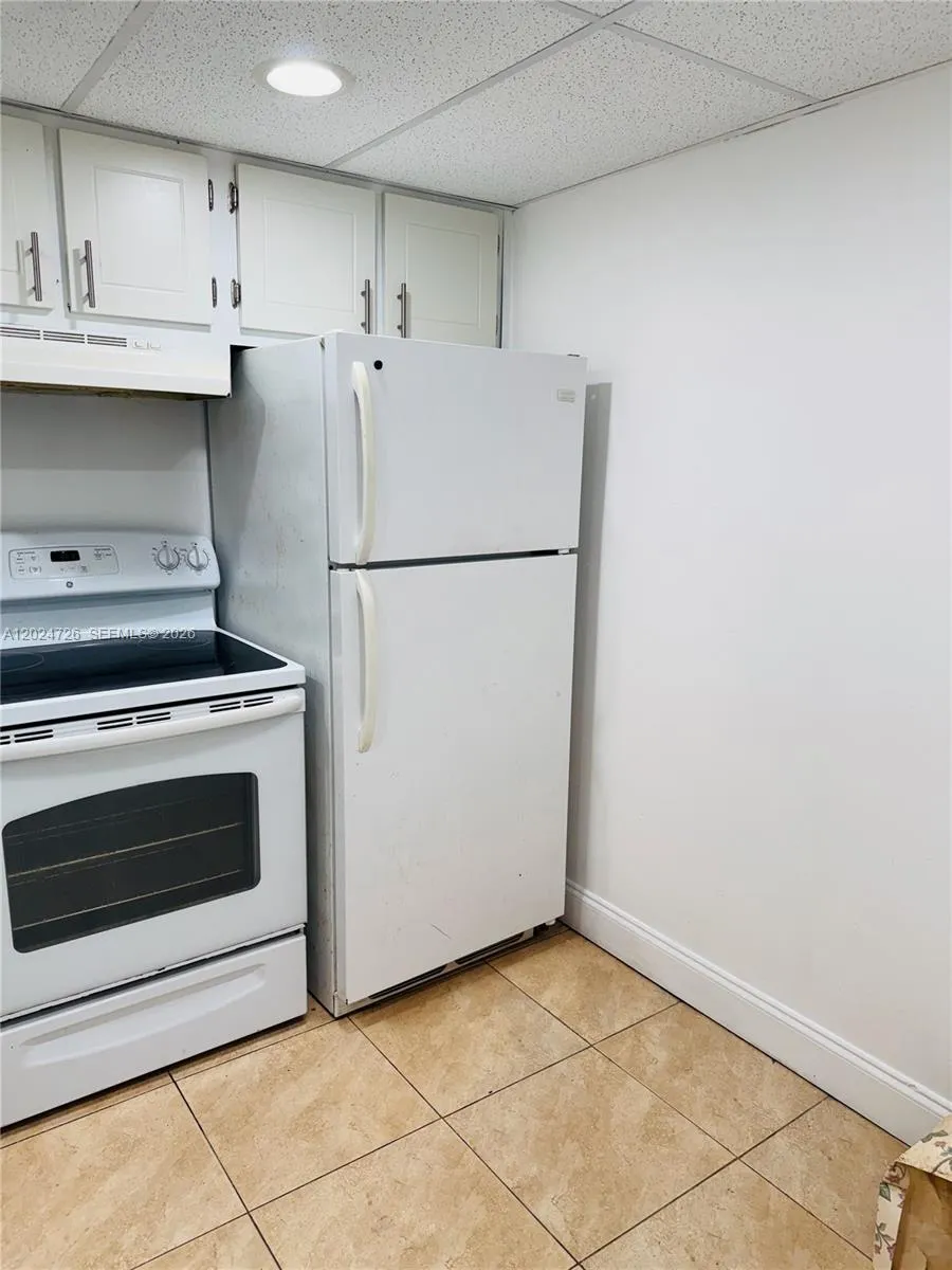 486 NW 165th St Rd #B-201 Miami, FL 33169