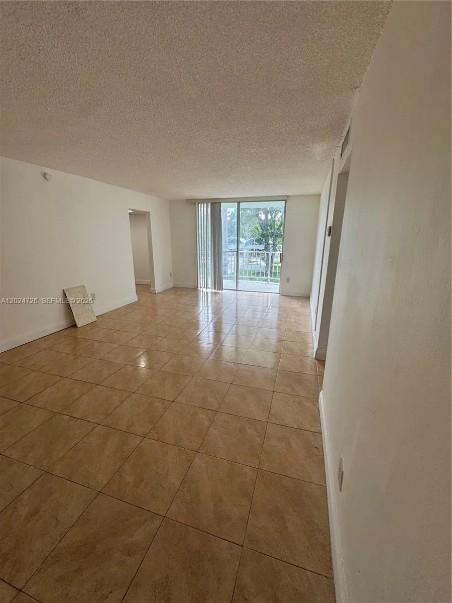 486 NW 165th St Rd #B-201 Miami, FL 33169