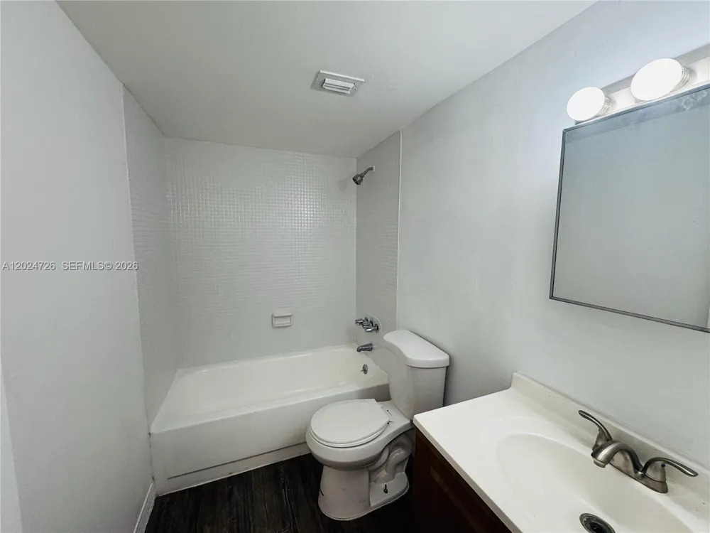486 NW 165th St Rd #B-201 Miami, FL 33169