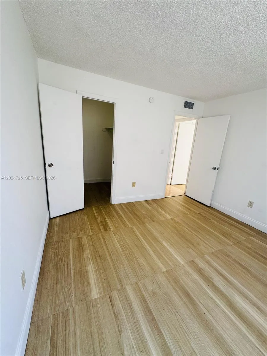 486 NW 165th St Rd #B-201 Miami, FL 33169