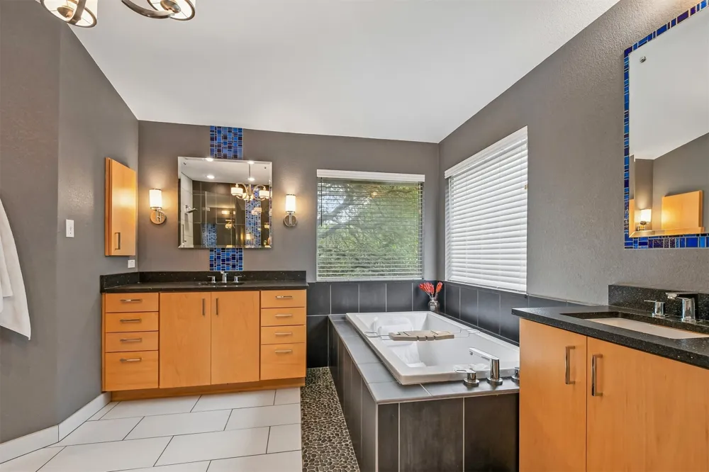 13353 Amasia Drive Austin, TX 78729