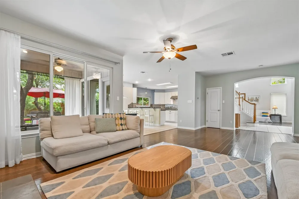 13353 Amasia Drive Austin, TX 78729