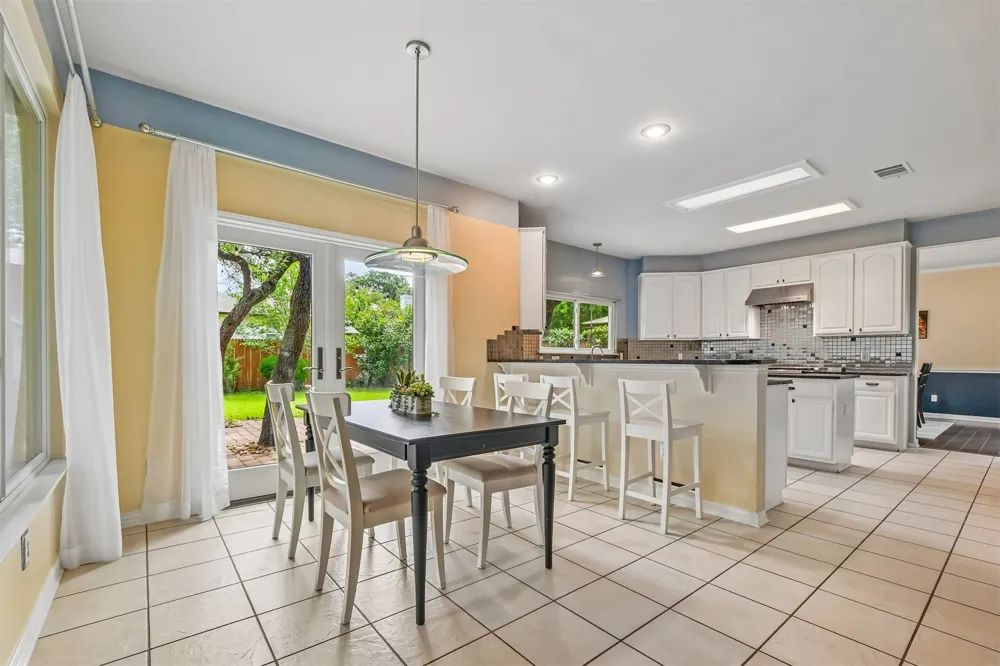 13353 Amasia Drive Austin, TX 78729