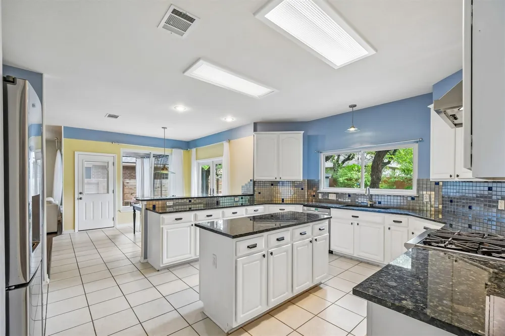 13353 Amasia Drive Austin, TX 78729