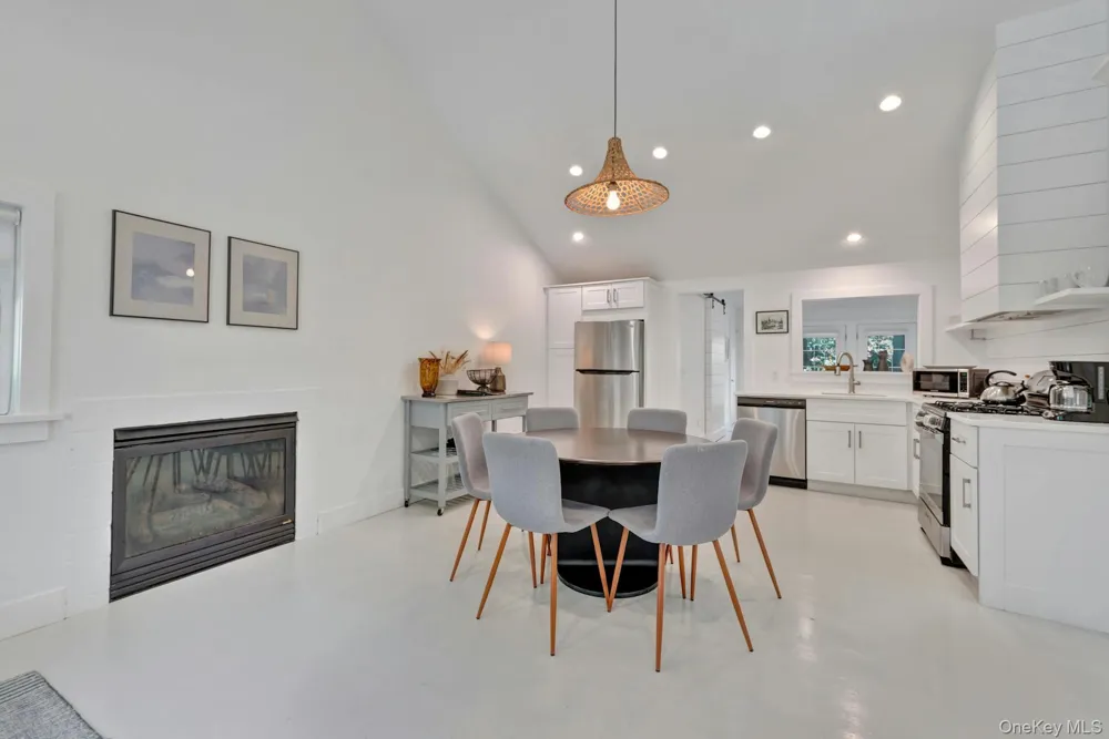 3670 Rocky Point Road East Marion, NY 11939