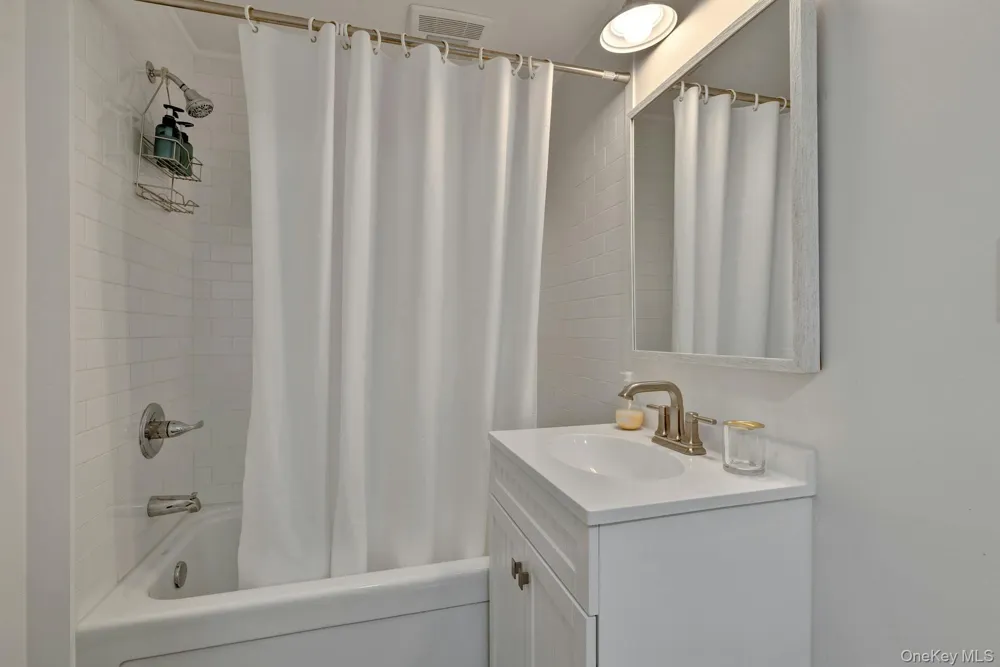 3670 Rocky Point Road East Marion, NY 11939