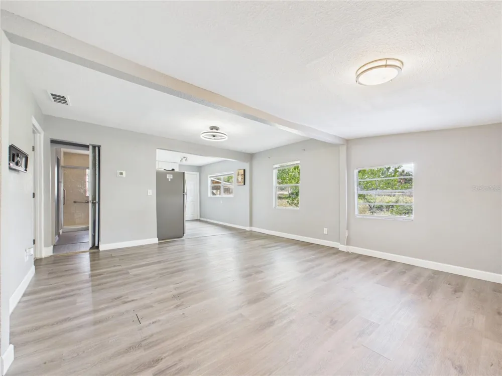 605 S DISSTON AVENUE Tarpon Springs, FL 34689