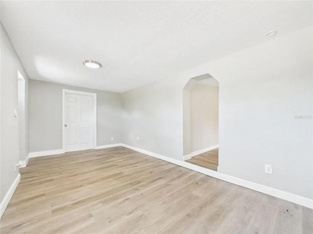 605 S DISSTON AVENUE Tarpon Springs, FL 34689