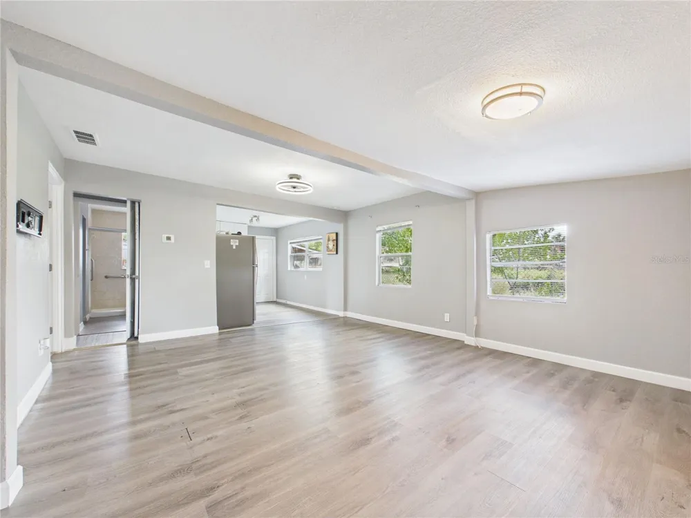 605 S DISSTON AVENUE Tarpon Springs, FL 34689