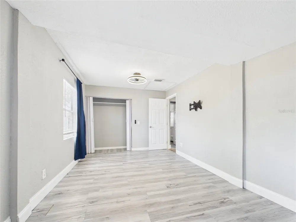 605 S DISSTON AVENUE Tarpon Springs, FL 34689