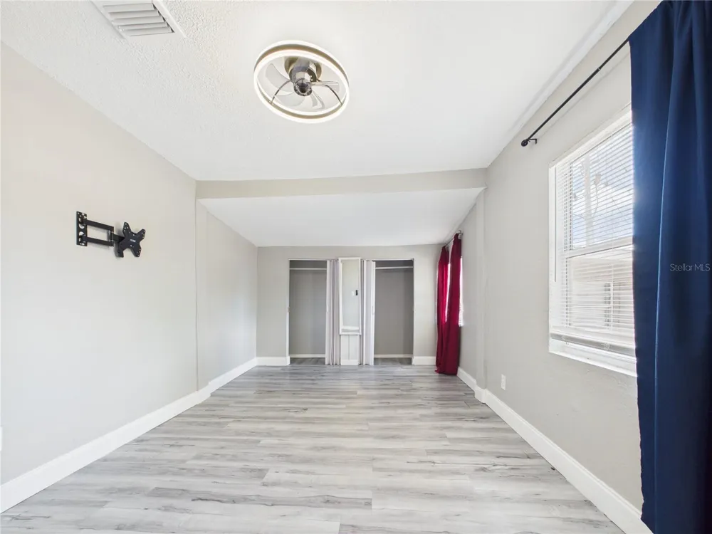 605 S DISSTON AVENUE Tarpon Springs, FL 34689