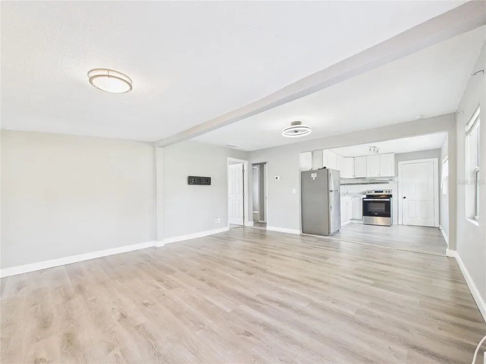 605 S DISSTON AVENUE Tarpon Springs, FL 34689