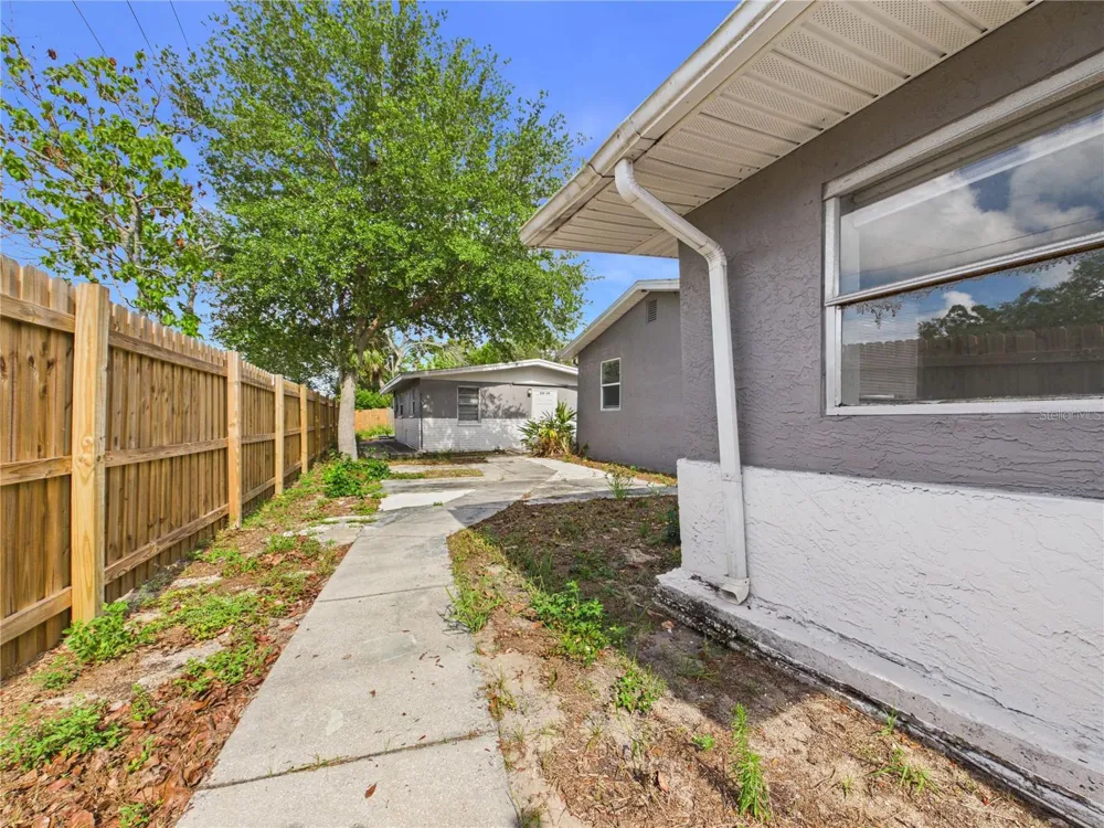 605 S DISSTON AVENUE Tarpon Springs, FL 34689