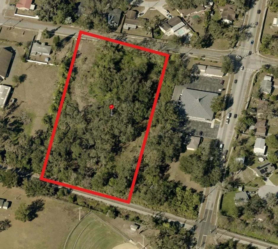 521 E CLAY AVENUE Brandon, FL 33510