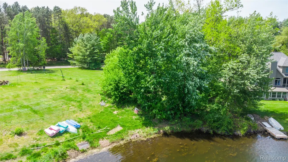 9076 Pineview Lake Court Argentine Township, MI 48451
