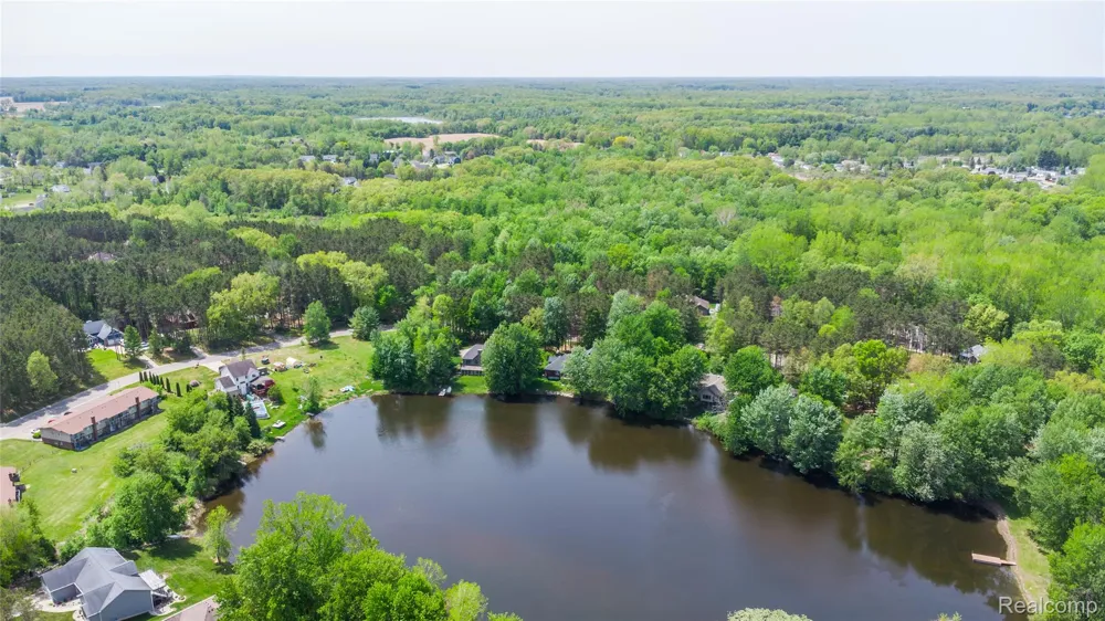 9076 Pineview Lake Court Argentine Township, MI 48451