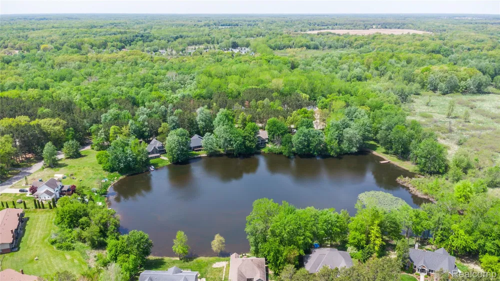9076 Pineview Lake Court Argentine Township, MI 48451