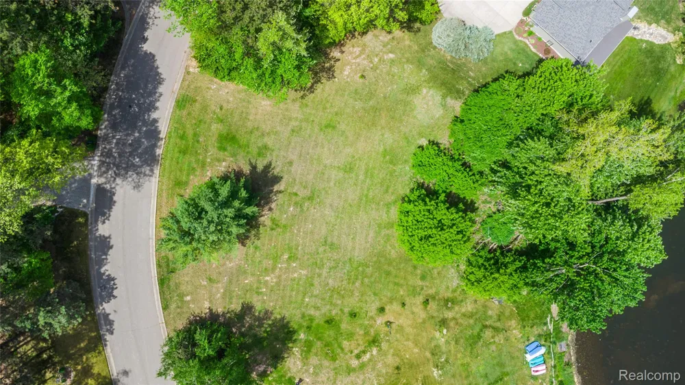 9076 Pineview Lake Court Argentine Township, MI 48451