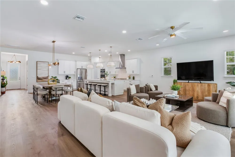 2814 54TH STREET S Gulfport, FL 33707