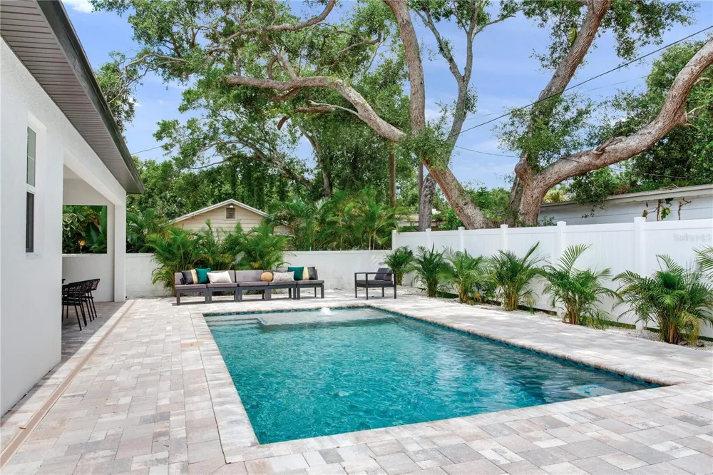 2814 54TH STREET S Gulfport, FL 33707