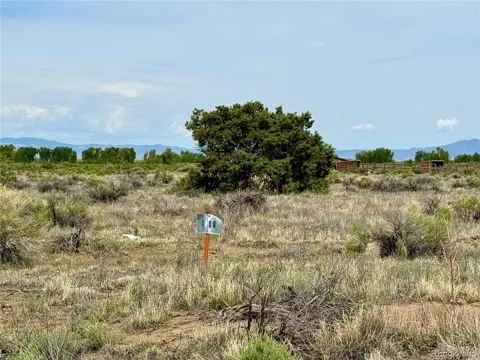 1408 & 1409 W Badger Road