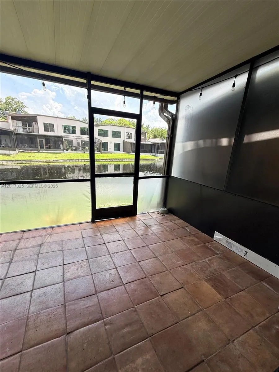 9717 New River Canal Rd. #406 Plantation, FL 33324