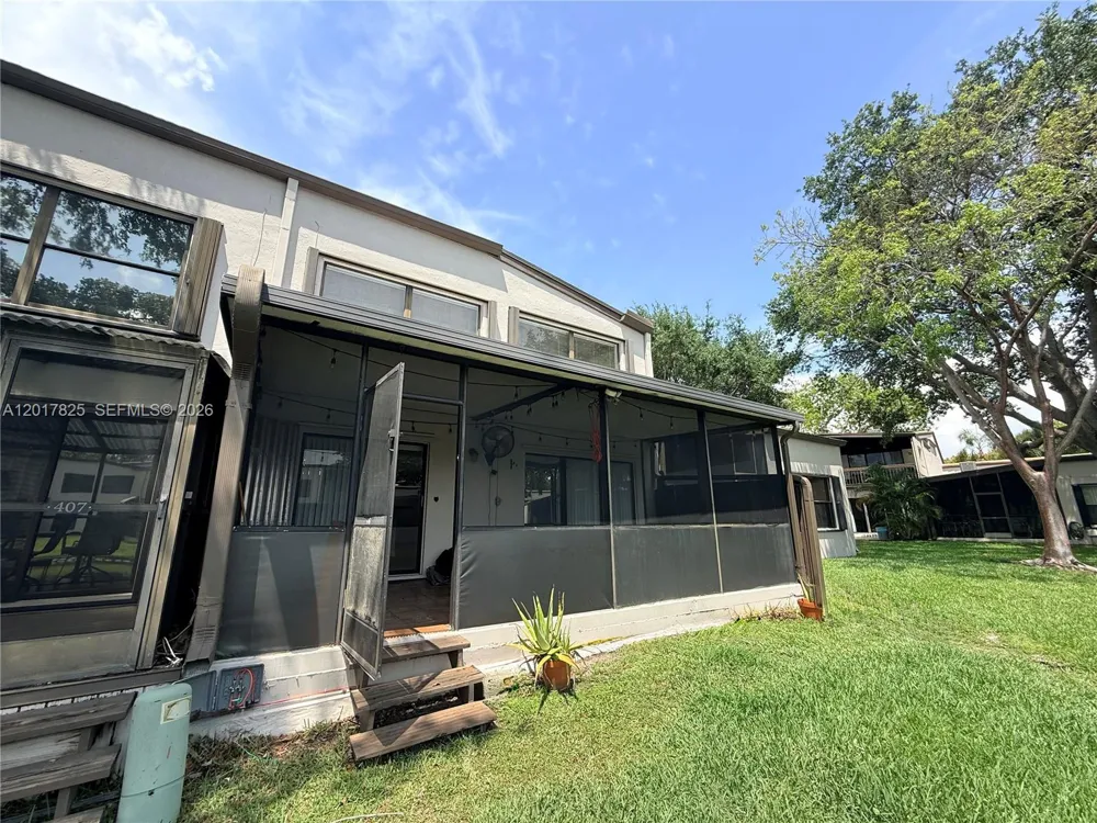 9717 New River Canal Rd. #406 Plantation, FL 33324