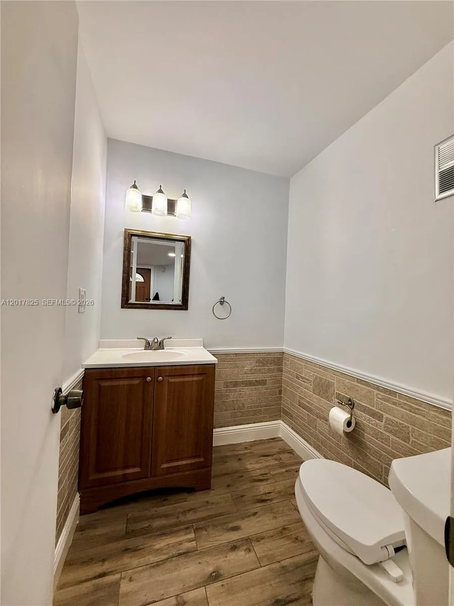 9717 New River Canal Rd. #406 Plantation, FL 33324