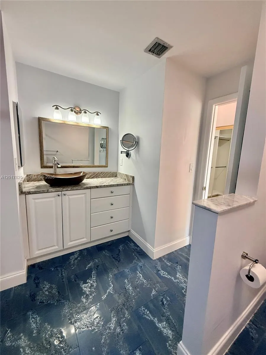 9717 New River Canal Rd. #406 Plantation, FL 33324