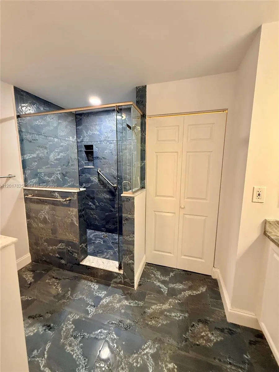 9717 New River Canal Rd. #406 Plantation, FL 33324