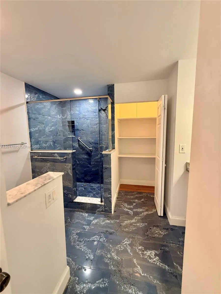 9717 New River Canal Rd. #406 Plantation, FL 33324