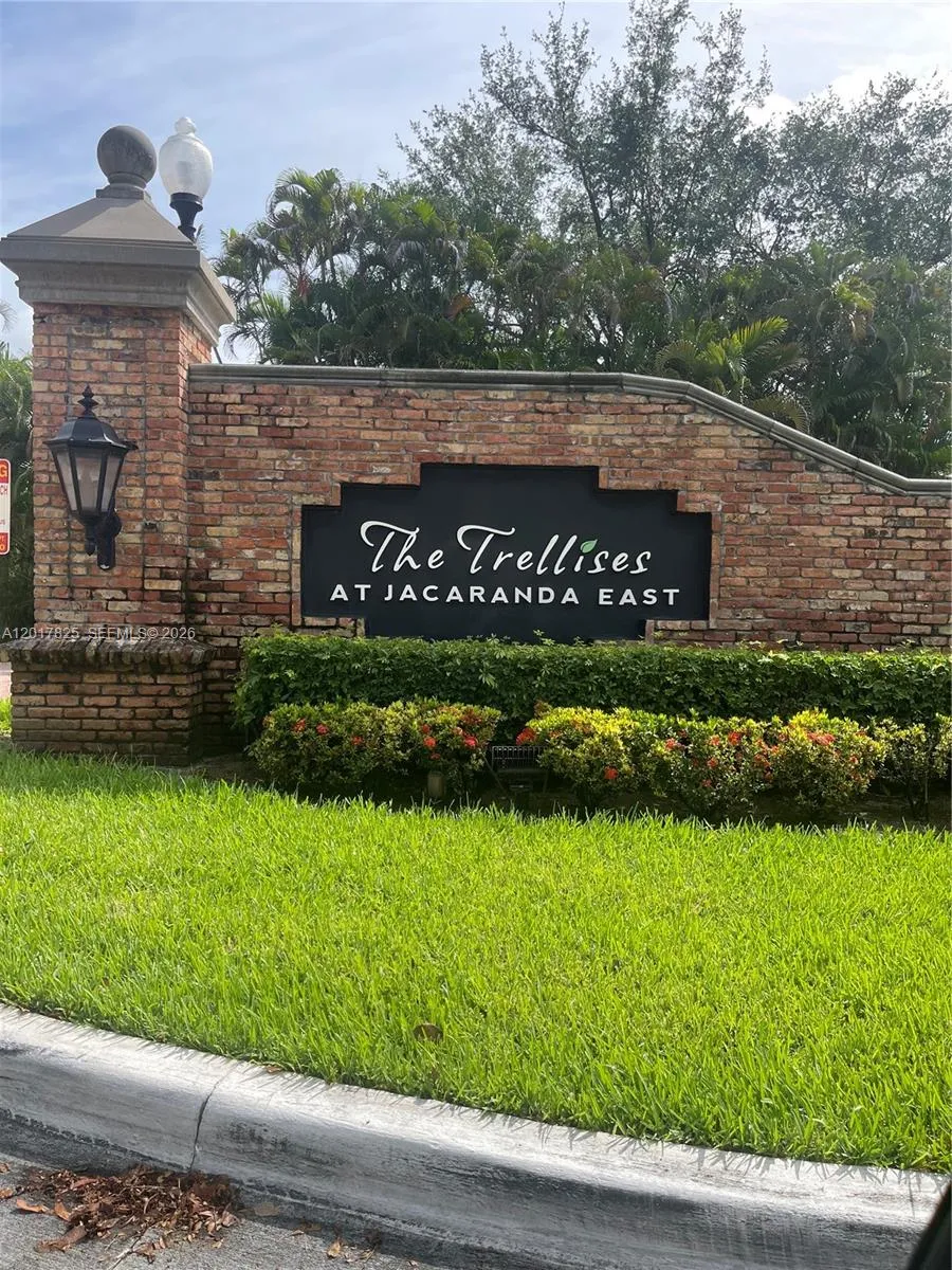 9717 New River Canal Rd. #406 Plantation, FL 33324
