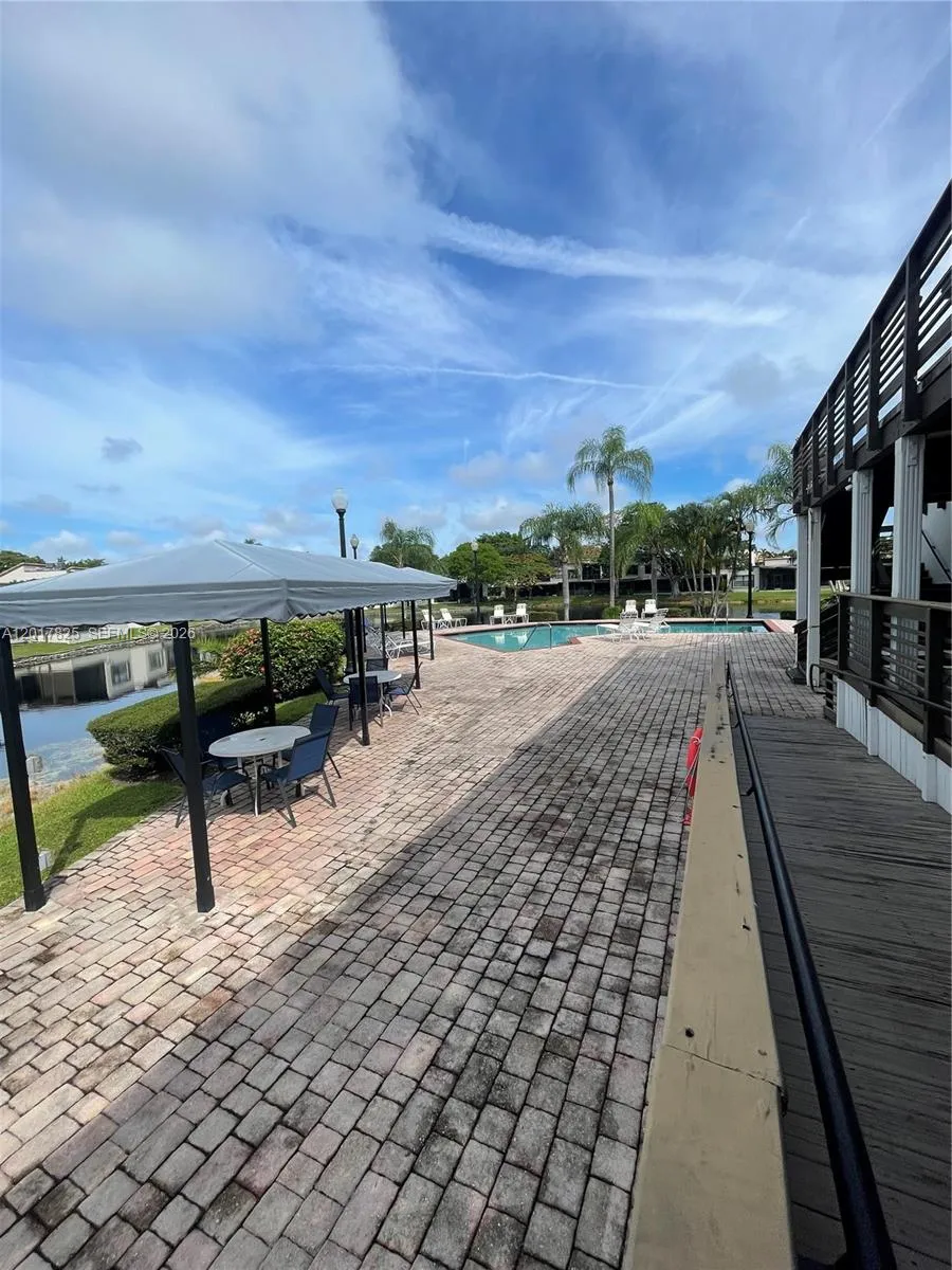 9717 New River Canal Rd. #406 Plantation, FL 33324
