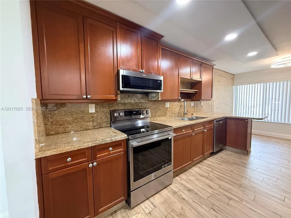 9717 New River Canal Rd. #406 Plantation, FL 33324