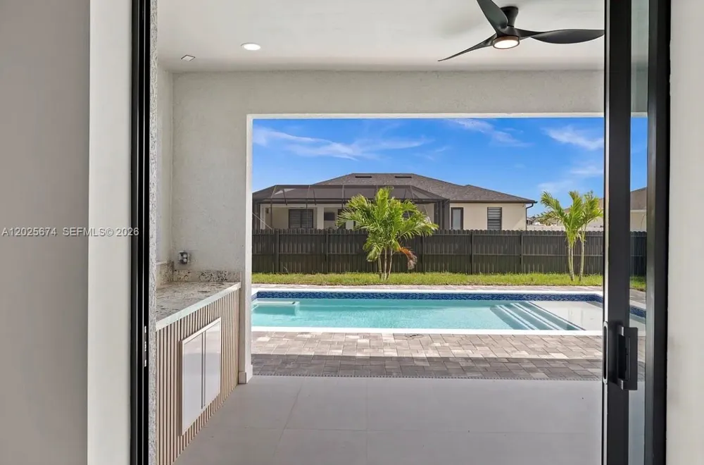 1805 NW 12TH ST Cape Coral, FL 33993