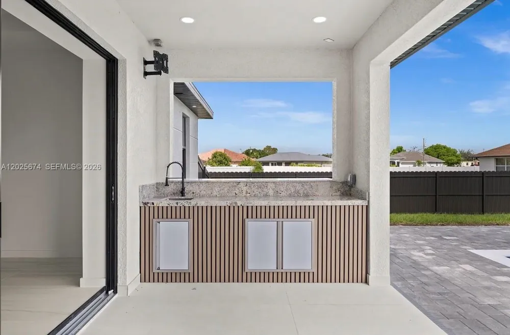 1805 NW 12TH ST Cape Coral, FL 33993