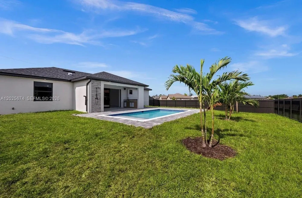 1805 NW 12TH ST Cape Coral, FL 33993