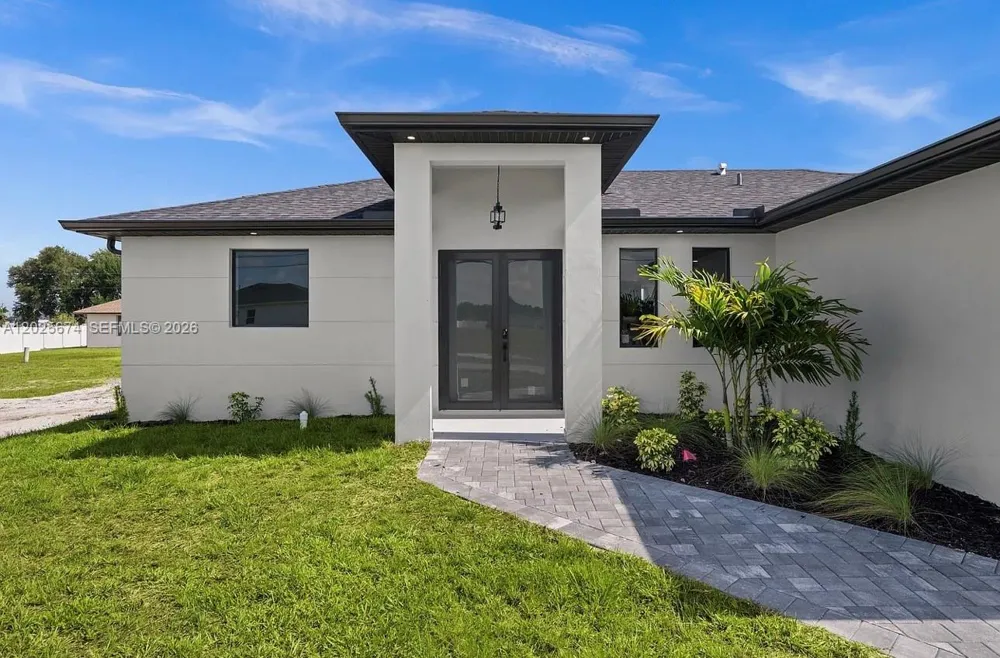 1805 NW 12TH ST Cape Coral, FL 33993
