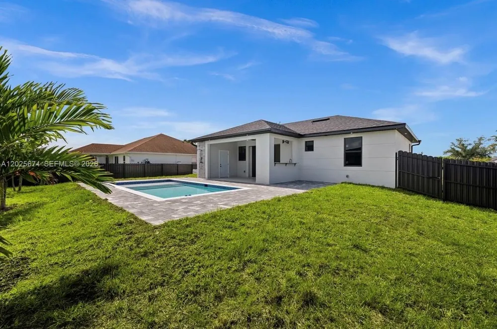 1805 NW 12TH ST Cape Coral, FL 33993