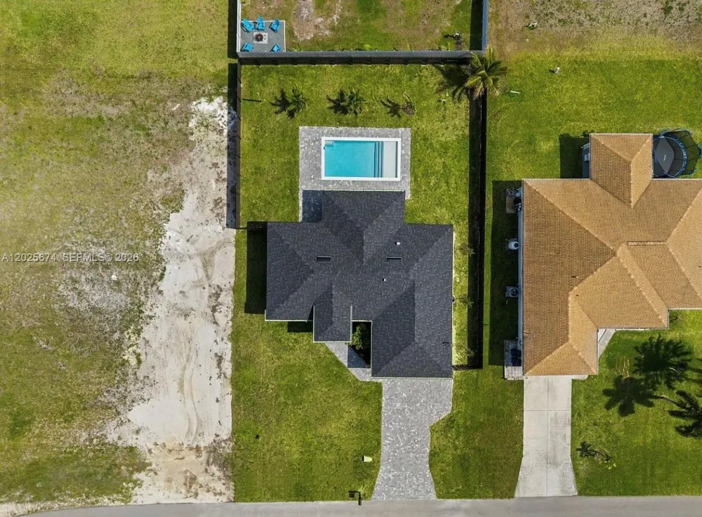 1805 NW 12TH ST Cape Coral, FL 33993