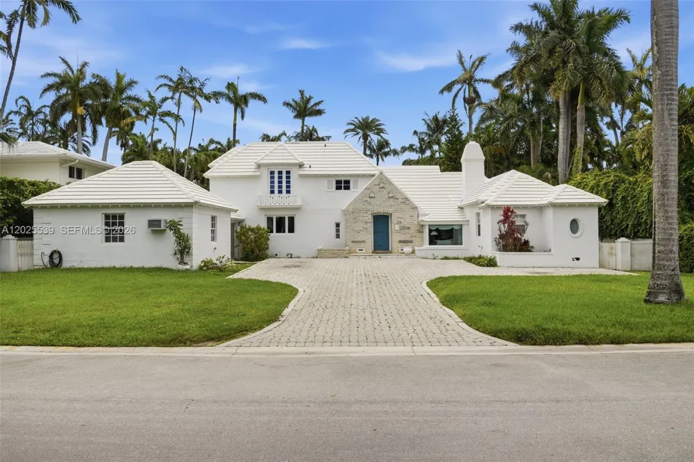 2535 Sunset Dr Miami Beach, FL 33140