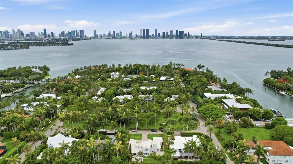 2535 Sunset Dr Miami Beach, FL 33140