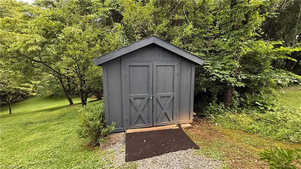163 Florida Avenue Mount Airy, NC 27030