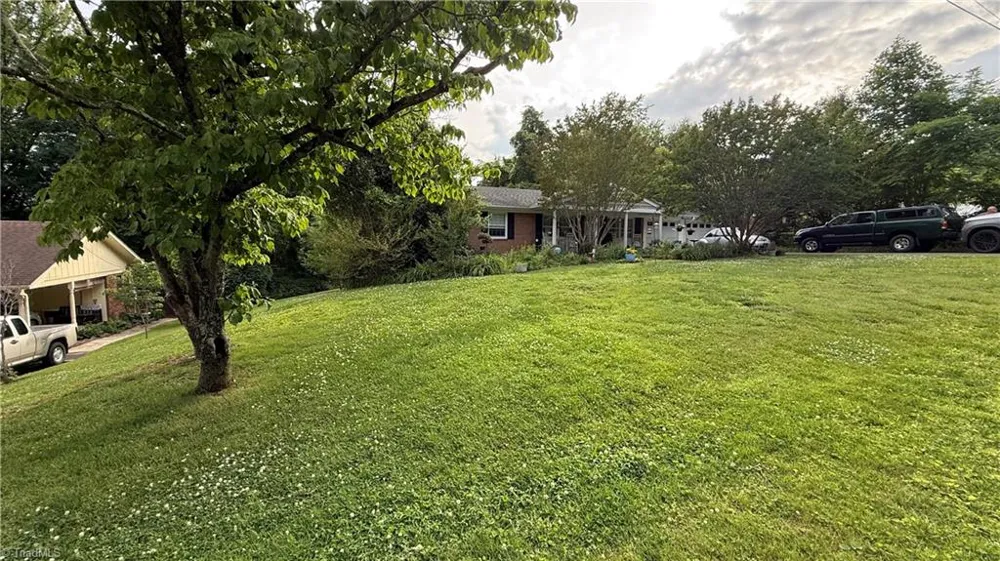 163 Florida Avenue Mount Airy, NC 27030