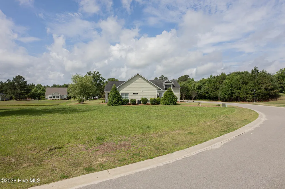 111 Firethorn Circle Wallace, NC 28466