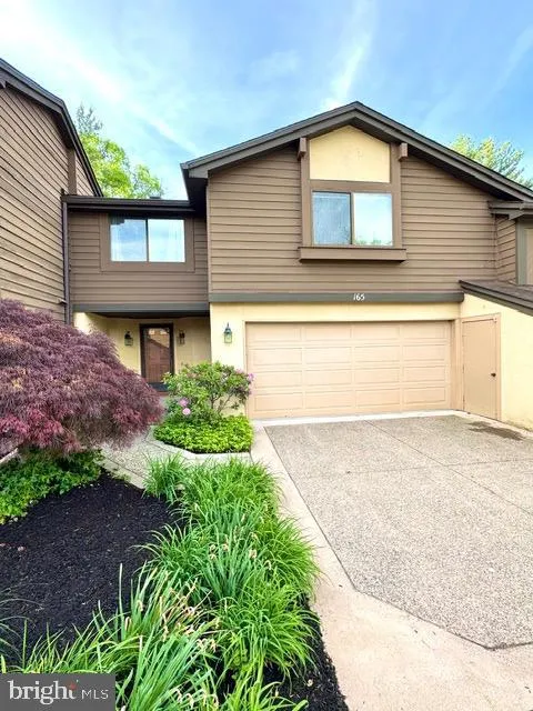 165 SAYRE DRIVE