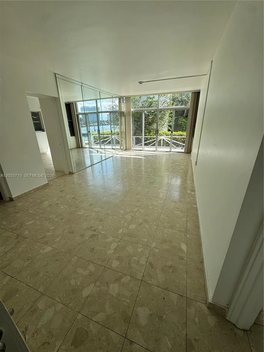 10281 E Bay Harbor Dr #C1 Bay Harbor Islands, FL 33154
