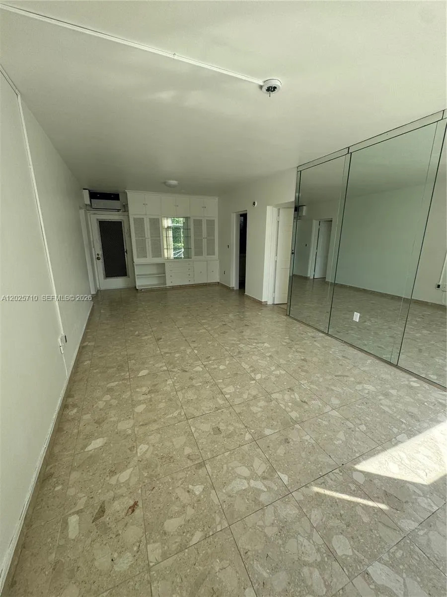 10281 E Bay Harbor Dr #C1 Bay Harbor Islands, FL 33154