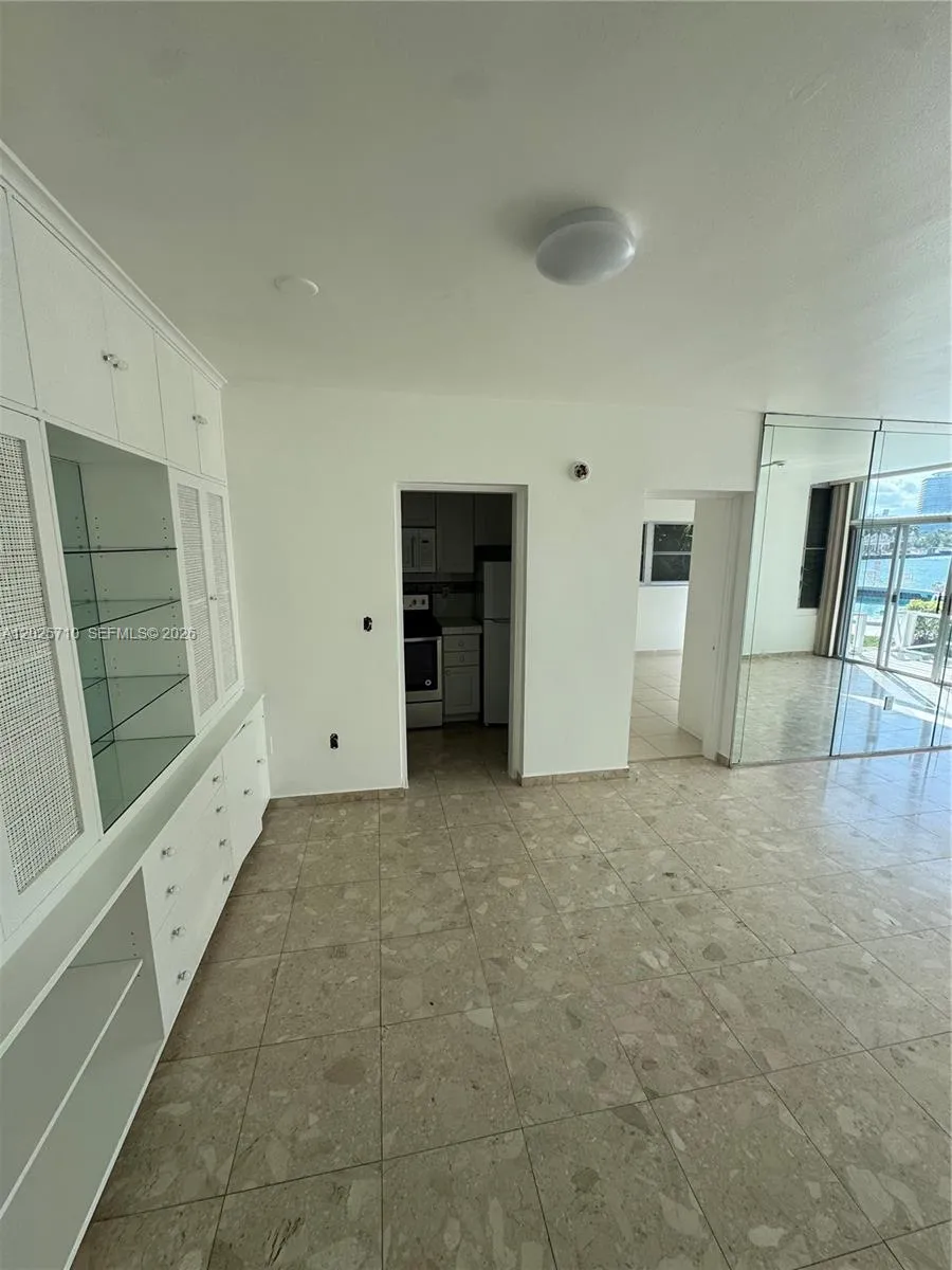 10281 E Bay Harbor Dr #C1 Bay Harbor Islands, FL 33154